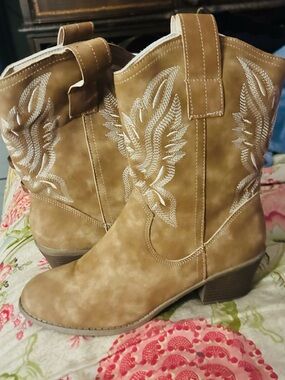 Women's Tan Western Embroidered Ankle Boots